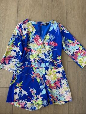 NLW Bright Floral Vacation Wrap Romper Size Large